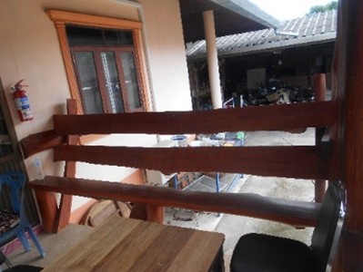 เก้าอี้ไม้สัก