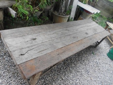 โต๊ะไม้