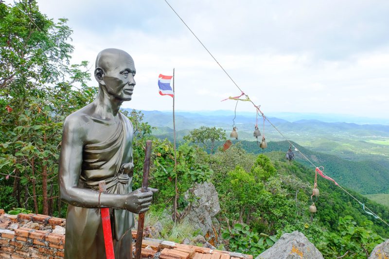 เตียวขึ้นดอยโง้ม – ประเพณีพื้นบ้านออนใต้